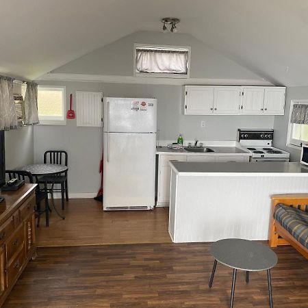 Merland Park Cottages And Motel พิกทัน ภายนอก รูปภาพ