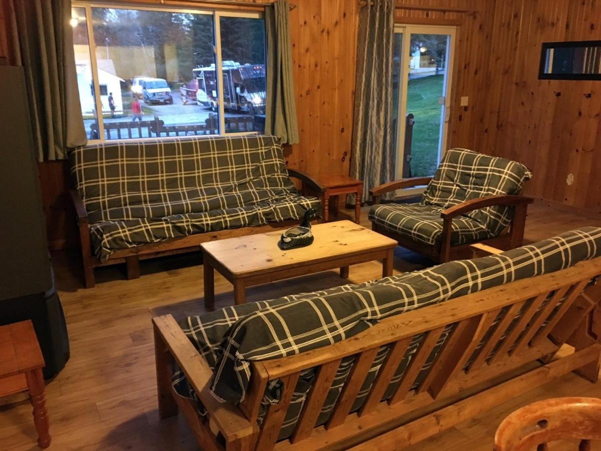 Merland Park Cottages And Motel พิกทัน ภายนอก รูปภาพ