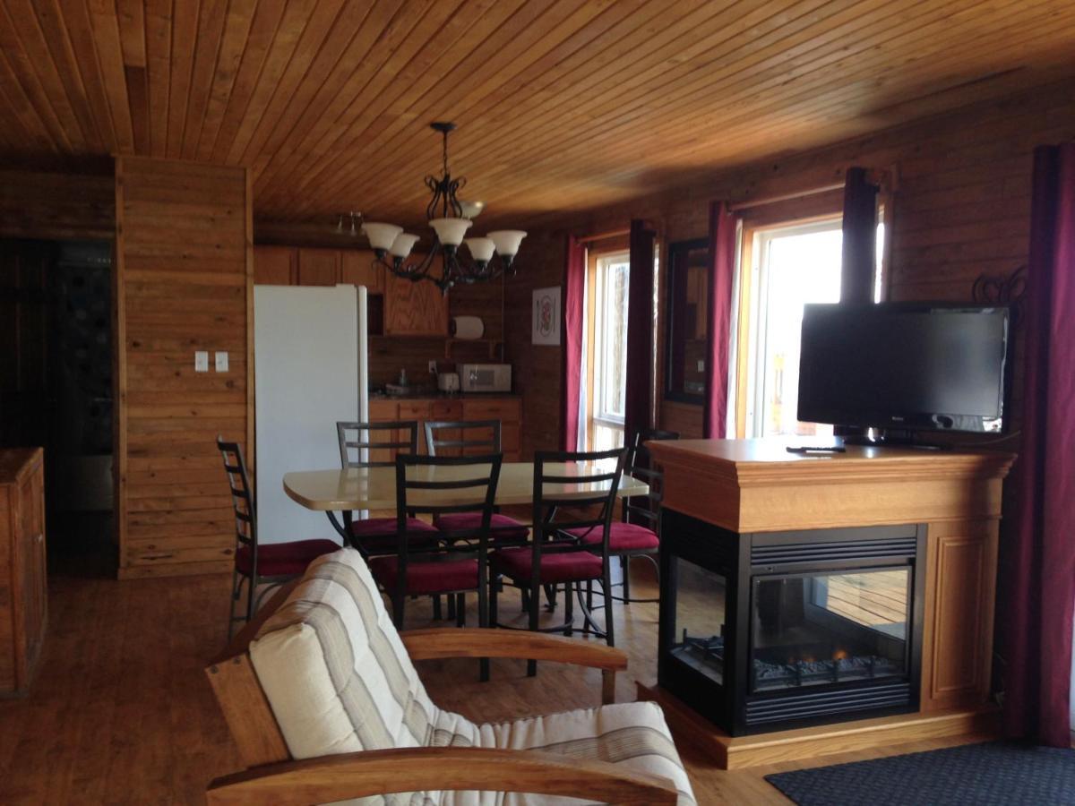 Merland Park Cottages And Motel พิกทัน ภายนอก รูปภาพ