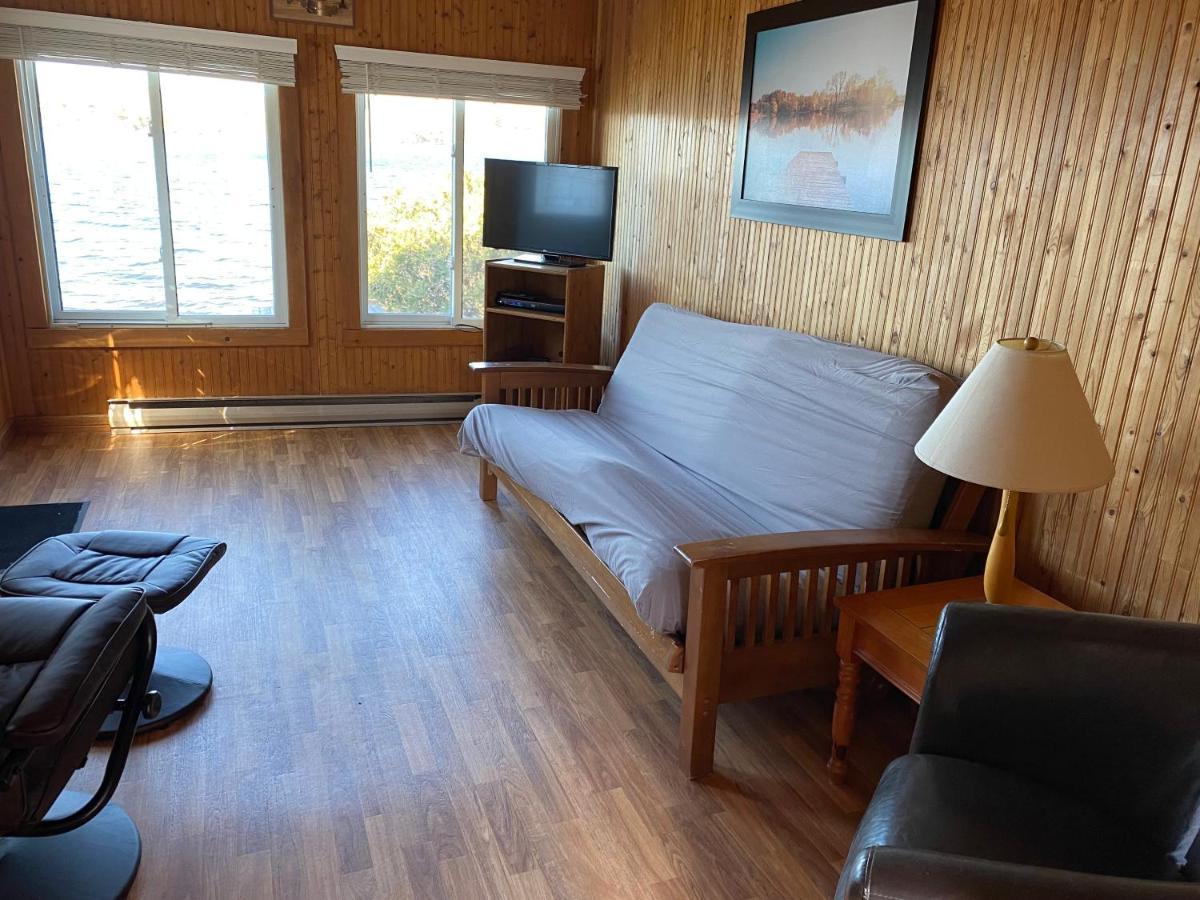 Merland Park Cottages And Motel พิกทัน ภายนอก รูปภาพ