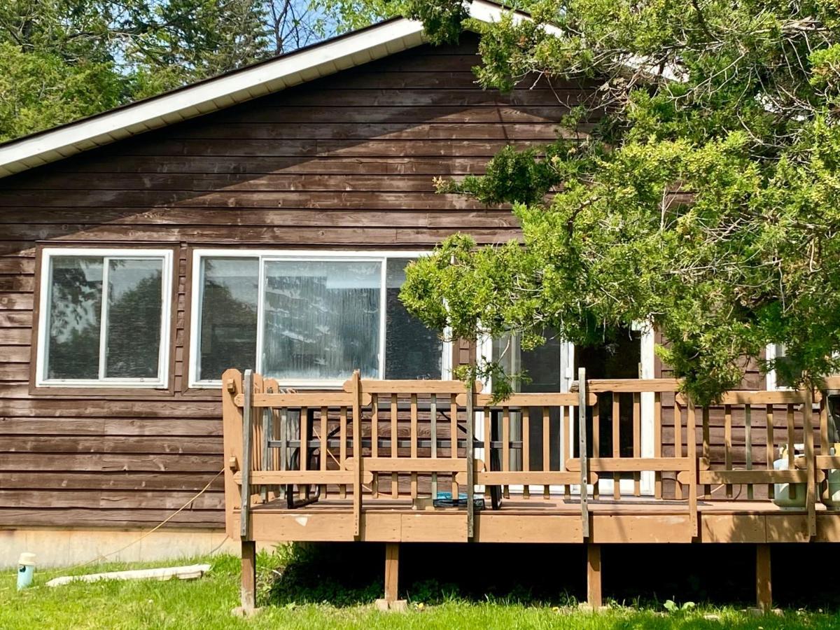 Merland Park Cottages And Motel พิกทัน ภายนอก รูปภาพ